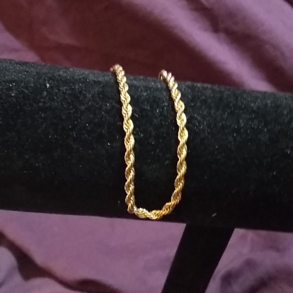Excellent condition gold color bracelet